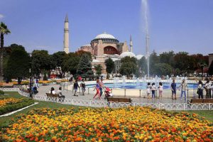 "İstanbul'a gelen turistin İstanbul n&uuml;fusunu ge&ccedil;mesini bekliyoruz"