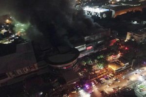 Filipinler'de korkun&ccedil; yangın: 200 ev k&uuml;l oldu