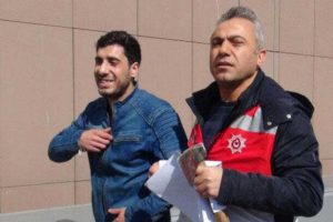 Adliyeye baltayla gelen sanığa beraat