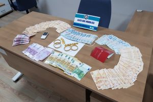 Kendisini 'savcı' ve 'polis' olarak tanıtan dolandırıcılık şüphelisi yakalandı 