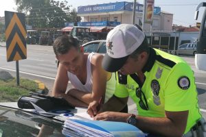 Polisin alkoll&uuml; s&uuml;r&uuml;c&uuml;yle sabır imtihanı
