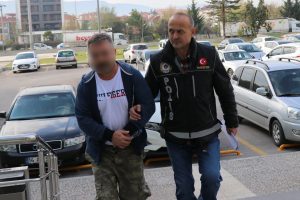 TEM Otoyolu'nda durdurulan otomobilde uyuşturucu ele ge&ccedil;irildi