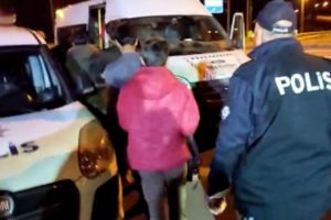 Otob&uuml;ste 15 ka&ccedil;ak yakalandı