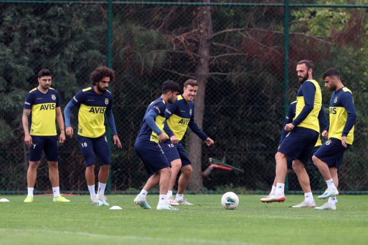 Fenerbah&ccedil;e'de Emre ve Kruse antrenmana &ccedil;ıktı