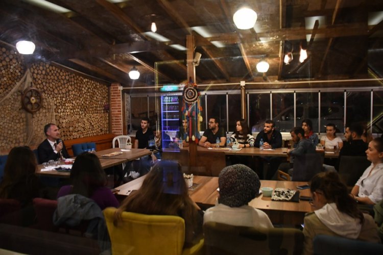 Bursa İneg&ouml;l Belediye Başkanı Taban, &ouml;ğrencilerle bir araya geldi