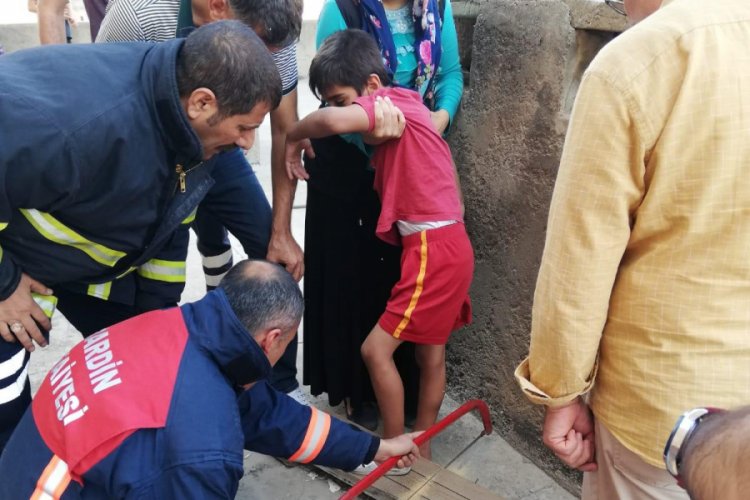 Ayağına &ccedil;ivisi batan tahtayla hastaneye kaldırıldı