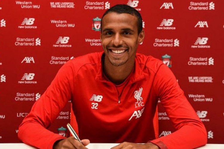 Joel Matip 5 yıl uzattı