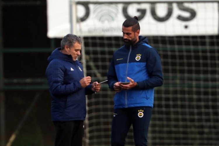 Fenerbah&ccedil;e'de savunmada zor se&ccedil;im