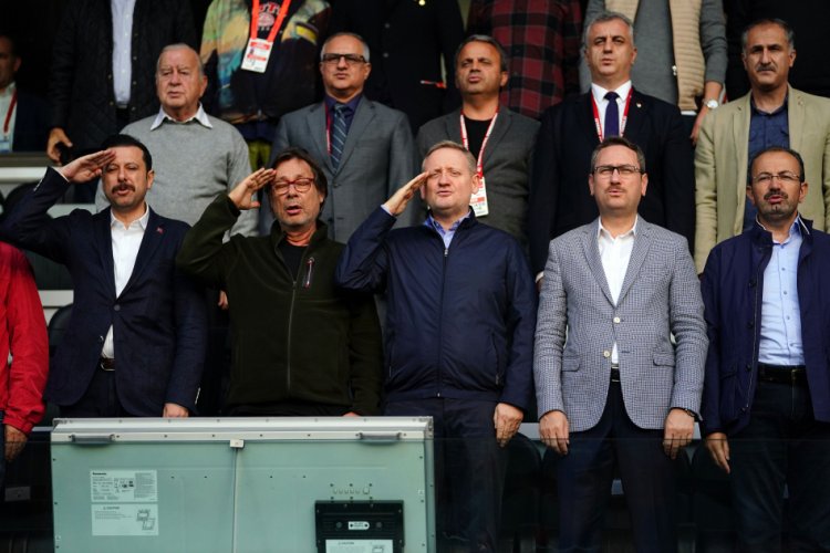 Başkanlardan asker selamı