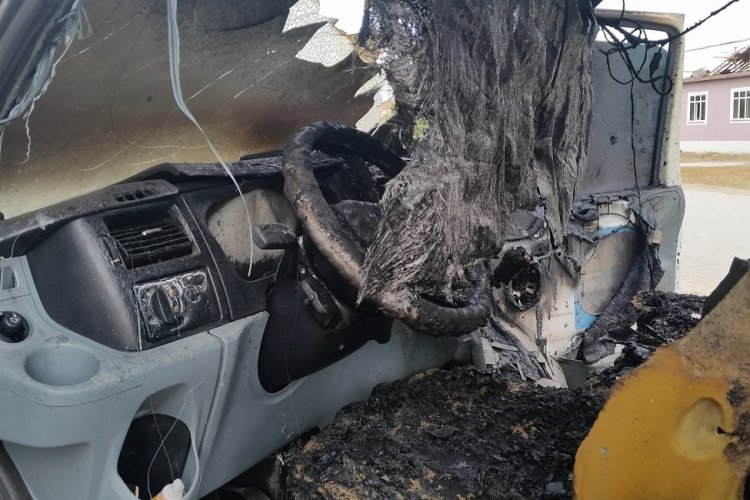 Yanan kamyonetin kundaklandığı iddia edildi