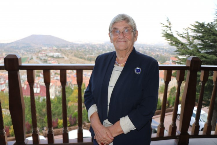 Prof. Dr Canan Karatay: "Pastırma pişmediği i&ccedil;in en sağlıklı ettir"
