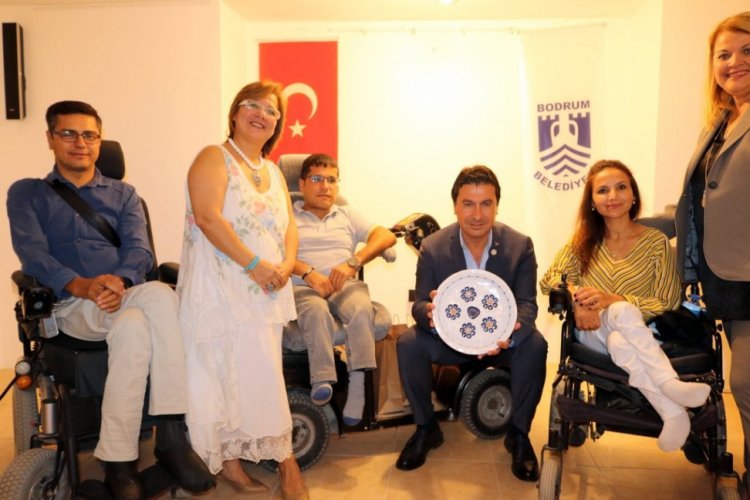 Engelli Sevgi Sanat At&ouml;lyesi a&ccedil;ıldı