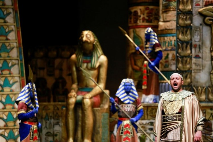 Aida, Radames'e aşkını 3 bin kişinin &ouml;n&uuml;nde haykıracak