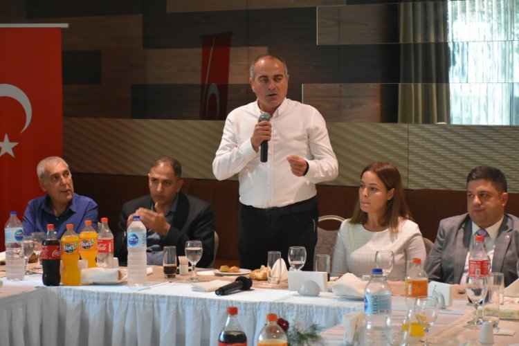 Bursa Gemlik Belediye Başkanı Sertaslan, muhtarlarla bir araya geldi