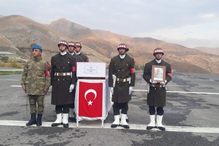 Şehit asker, Hakkari'de t&ouml;renle memleketine uğurlandı