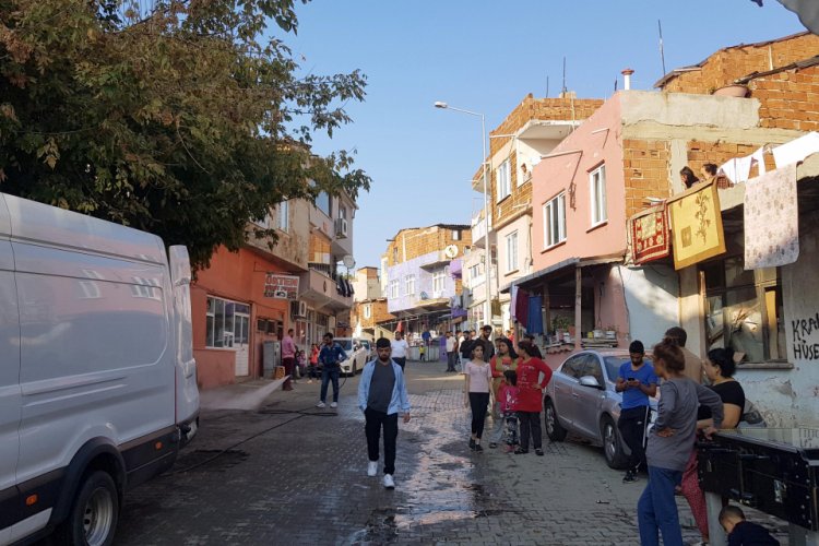 Kavgada husumetlisinin eşini &ouml;ld&uuml;rd&uuml;, 5 kişiyi yaraladı