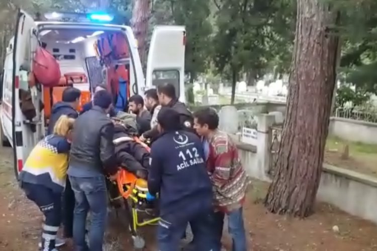 Oğlunun mezarı başında tabancayla intihara intihara kalkıştı