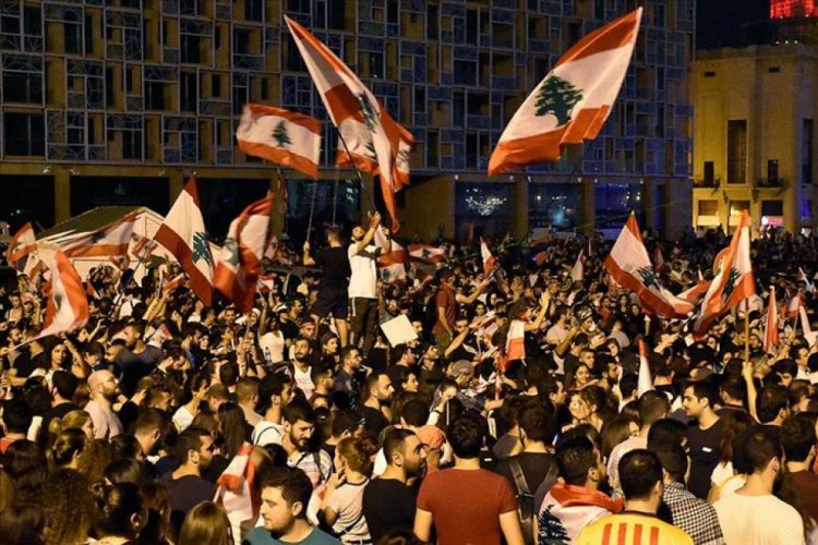 L&uuml;bnan'da g&ouml;stericilerden genel grev ve protestolara devam &ccedil;ağrısı