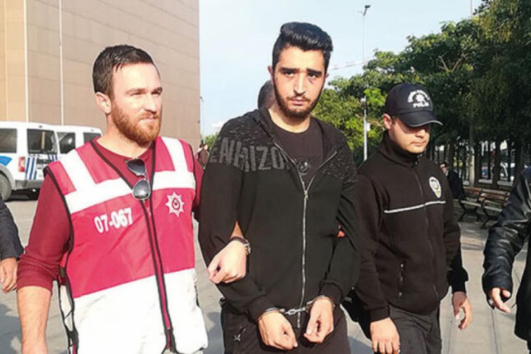 İnsanların &uuml;zerine otomobilini s&uuml;rm&uuml;şt&uuml;, bu kez annesi savundu