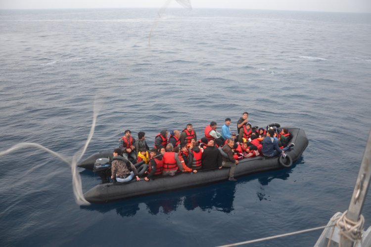 &Ccedil;anakkale'de 53'&uuml; &ccedil;ocuk, 101 ka&ccedil;ak g&ouml;&ccedil;men yakalandı