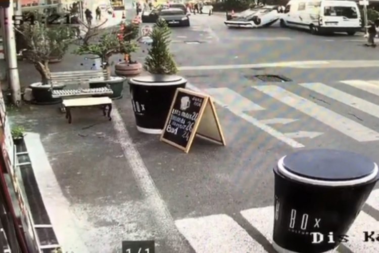 Akılalmaz kaza kamerada