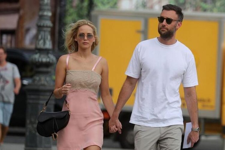 Jennifer Lawrence ile Cooke Marone evlendi