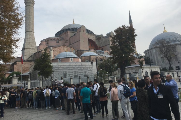 Ayasofya'yı 12 yılda 31 milyon kişi ziyaret etti