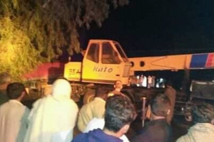 Pakistan'da ambulansla treyler &ccedil;arpıştı: 9 &ouml;l&uuml;