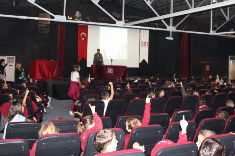 Bursa'da okullarda sokak hayvanları i&ccedil;in eğitim &ccedil;alışması yapıldı