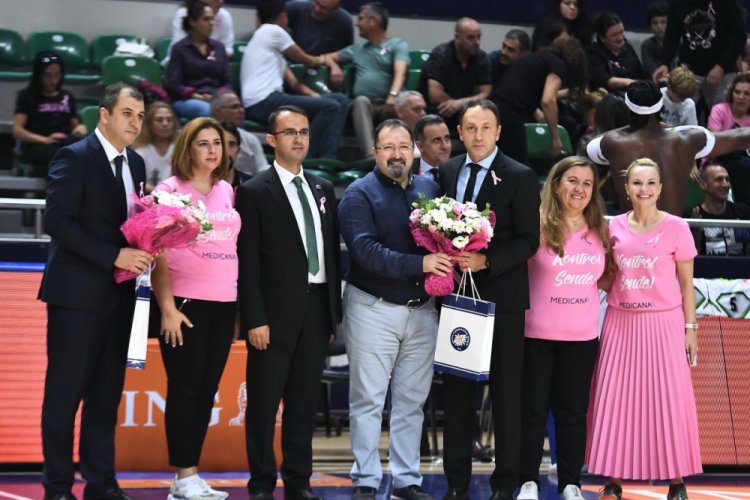 Bursa'da meme kanserine basketle dikkat &ccedil;ektiler