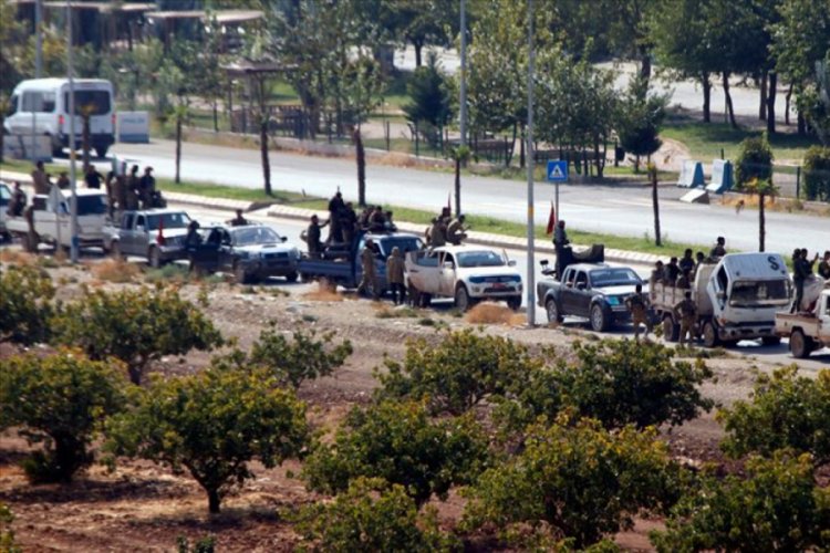 SMO bağlı 40 ara&ccedil;lık konvoy Rasulayn'dan Ceylanpınar il&ccedil;esine &ccedil;ıkış yaptı