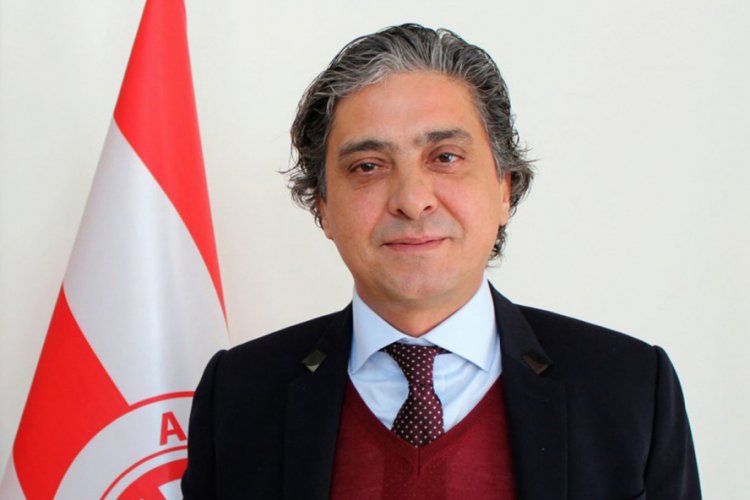 S&uuml;ğl&uuml;n: Tek ma&ccedil;la hoca değiştirmek d&uuml;ş&uuml;n&uuml;lemez
