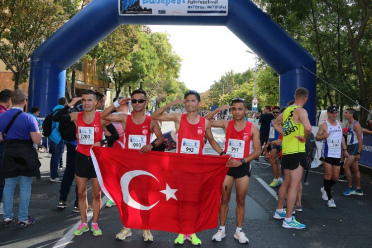 Budapeşte NATO Koşusu'nda T&uuml;rkiye'ye bronz madalya