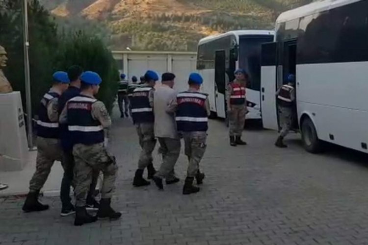 Silah ka&ccedil;ak&ccedil;ılığından g&ouml;zaltına alınan 10 kişi tutuklandı