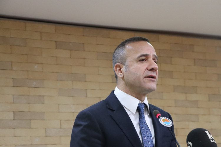 Emniyet m&uuml;d&uuml;r&uuml;ne &ccedil;arpıp ka&ccedil;tı