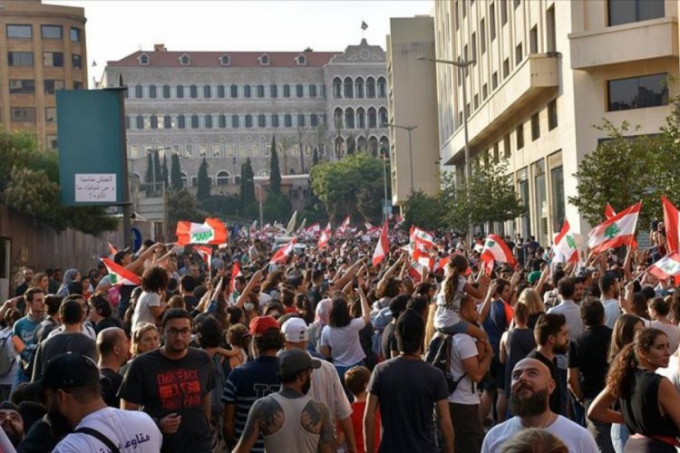 L&uuml;bnan'da ezberleri bozan protestolar