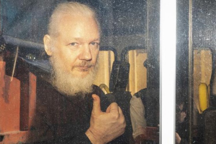 Assange'ın ABD'ye iade duruşmasını erteleme talebi reddedildi