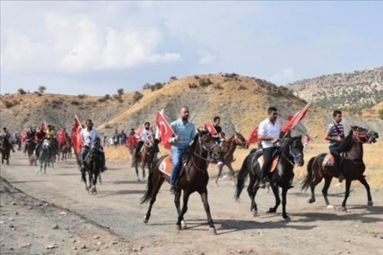 Mardin'de rahvan atları yarıştı