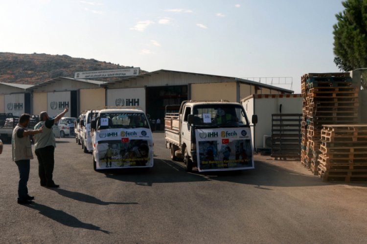 İdlib'e 2 bin gıda kolisi g&ouml;nderildi
