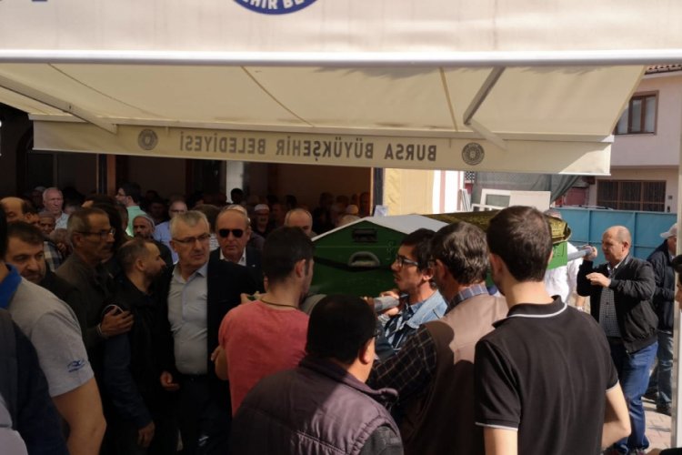 Bursa'da tarlada &ouml;ld&uuml;r&uuml;len &ccedil;ift&ccedil;i toprağa verildi
