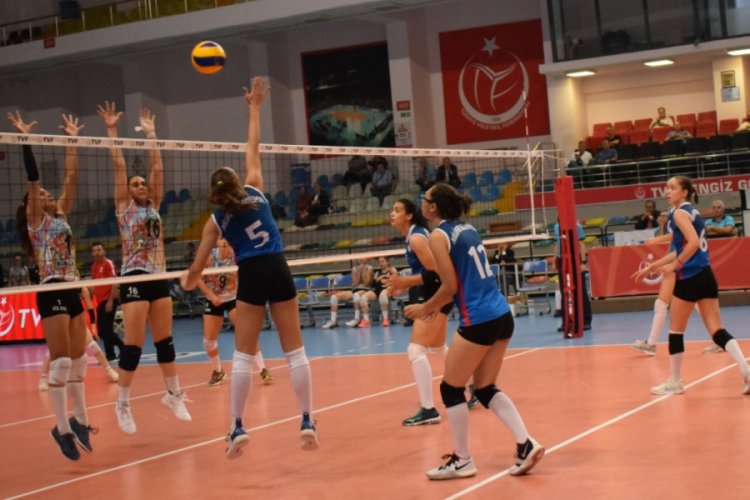 Bursa Nil&uuml;fer Belediyespor galibiyet serisini s&uuml;rd&uuml;r&uuml;yor