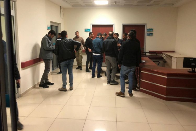 Kars'ta askeri aracın ge&ccedil;işi sırasında patlama: 6 asker, 3 korucu yaralı