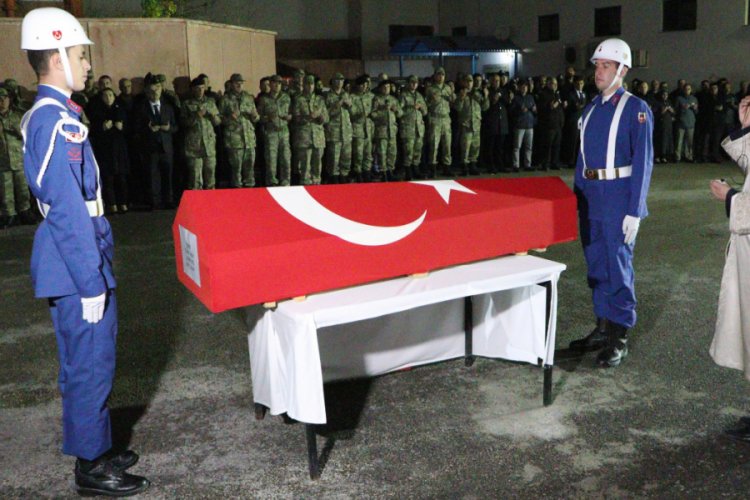 Uzman &Ccedil;avuş kaza kurşunu ile şehit oldu