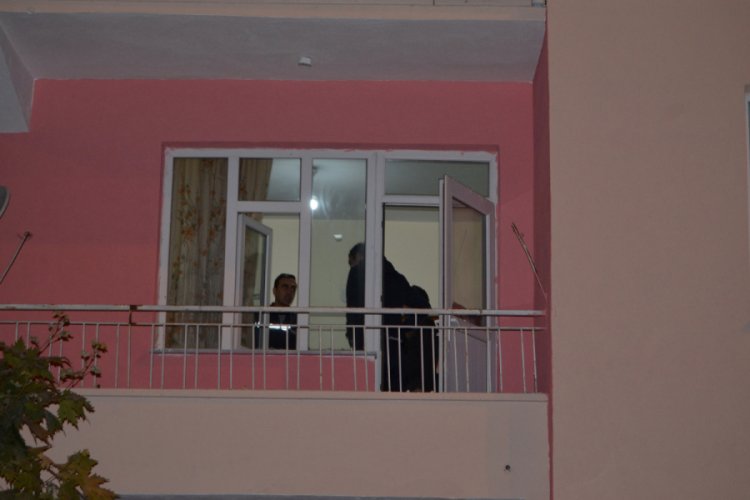 Evde &ouml;l&uuml; bulunan 2 kişinin zehirlendikleri ortaya &ccedil;ıktı