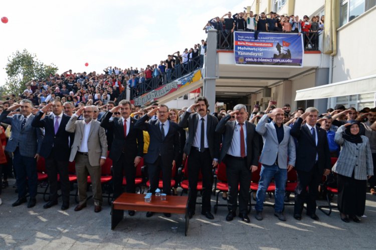 Bursa'da '&Uuml;niversitene Hoşgeldin Şenliği' d&uuml;zenlendi