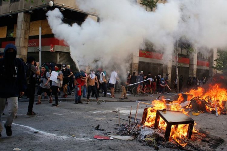 Şili'deki zam protestosunda hayatını kaybedenlerin sayısı 15'e &ccedil;ıktı