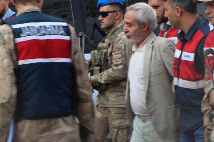 Eski Diyarbakır B&uuml;y&uuml;kşehir Belediye Başkanı tutuklandı