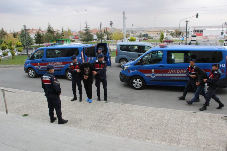 Karaman'da hırsızlık yaptıkları ileri s&uuml;r&uuml;len 4 zanlı Konya'da yakalandı