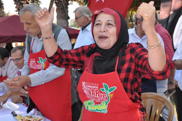 &Ccedil;ekirdeksiz Nar ve Tropikal Meyve Festivali'nde renkli g&ouml;r&uuml;nt&uuml;ler