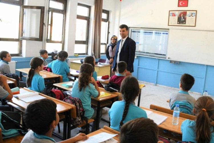 İl&ccedil;e Milli eğitim M&uuml;d&uuml;r&uuml; Bal'dan Selimiye Ortaokulu'na ziyaret